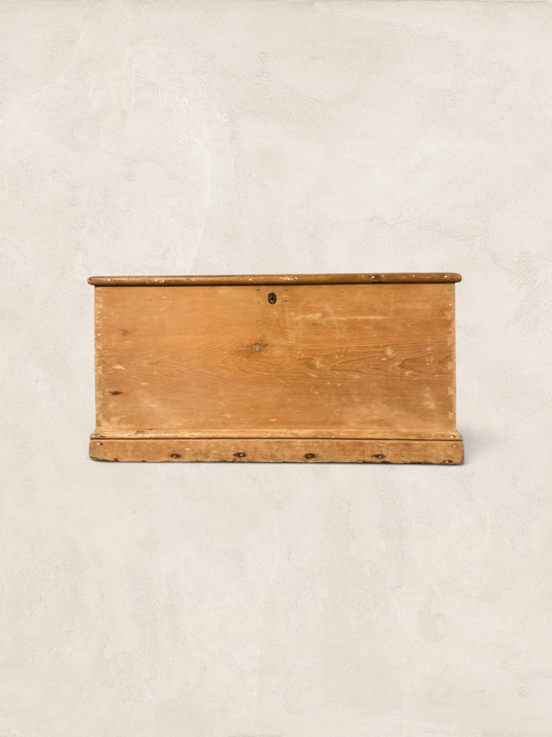 English English Pine Blanket Box