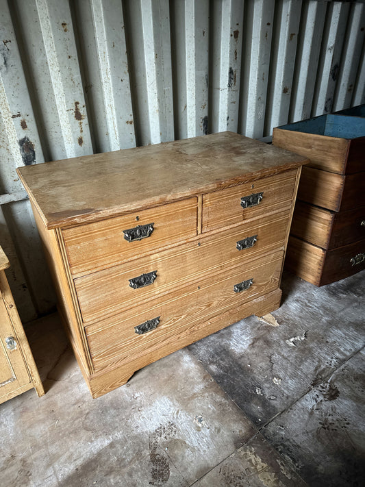 Edwardian pine chest of drawers c.1910