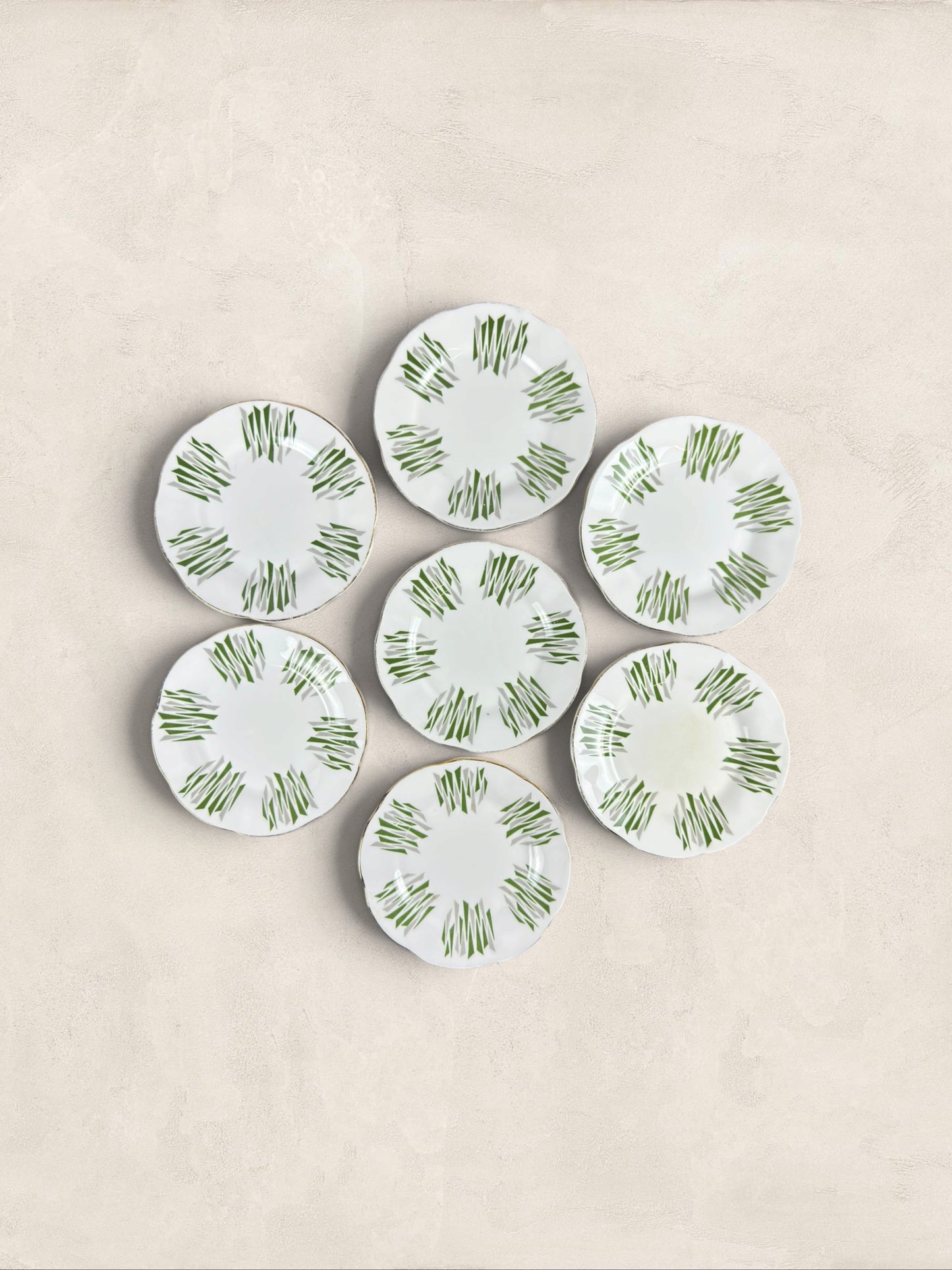 English "Kon Tiki" Elizabethan china plates