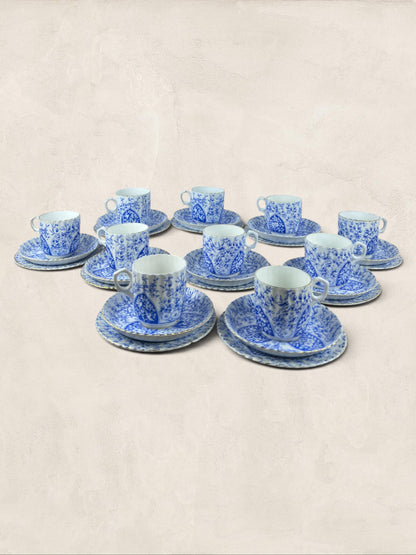 English Blue & White Porcelain Tea Service, 30 Pieces